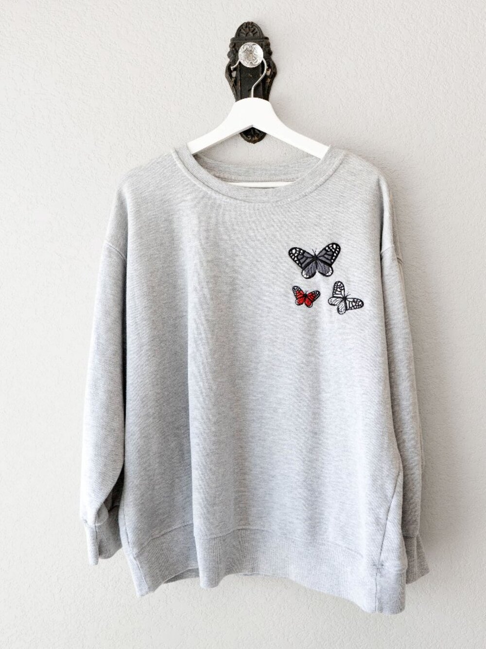 Reflex Gray Butterfly Sweatshirt 2XL Embroidered Minimalist Cozy Oversized Pullo